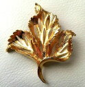 【送料無料】アクセサリー ネックレス ビンテージシックリーフブローチピンbroche vintage neuve dor feuille chic luxe goldtone leaf brooch pin sculpture