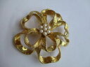 yzANZT[@lbNX@re[WS[broche ancien bijou vintage fleur finement stri perles blanches couleur or 2964