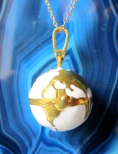 【送料無料】アクセサリー　ネックレス　ランドホワイトワールドゴールデンサウンドボールリコールciondolo terra mondo bianco golden suono sfere richiamo degli angeli