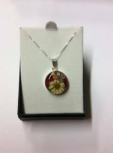 【送料無料】アクセサリー ネックレス ペンダントデイジーロットネックレスun gran baccano violet ovale ciondolo daisy amp; collana di fiori misti nc127sv 【送料無料】アクセサリー ネックレス ペンダントデイジーロットネックレスun gran baccano violet ovale ciondolo daisy amp; collana di fiori misti nc127sv