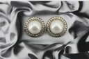 orecchini clip on dorato pulci grandi tondo pav brillanti perla bianco j13ノミパールホワイトイヤリングクリップ※注意※NYからの配送になりますので2週間前後お時間をいただきます。人気の商品は在庫が無い場合がございます。ご了承くださいませ。サイズの種類の商品は購入時の備考欄にご希望のサイズをご記載ください。　携帯メールでの登録ですと楽天からのメールが届かない場合がございます。