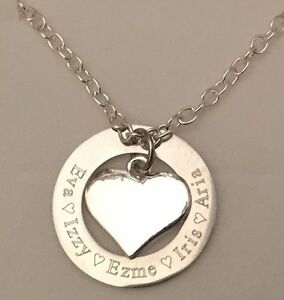 アクセサリー　ネックレス　カスタムネックレスペンダントpersonalizzato inciso collana con pendente heart famiglia regalo per la mamma scegliere nomi