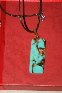 【送料無料】アクセサリー　ネックレス　ターコイズドールjoli collier avec pendentif en turquoise et feuille dor