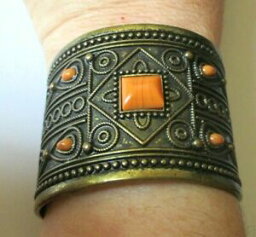 【送料無料】アクセサリー　ネックレス　ブレスレットマンシェットブロンズカボションレトロlarge bracelet manchette rigide en bronze cabochons oranges bijou rtro