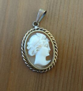 【送料無料】アクセサリー　ネックレス　ジョリjoli pendentif ancien camee coquillage