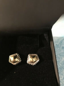 【送料無料】ネックレス　ラゴスシルバースタッドイヤリングlagos 18ct and silver stud earrings