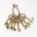 【送料無料】ネックレス キーイエローゴールドkathleen bunch of keys charm 9ct yellow gold 27mm(4)