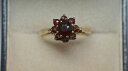 pretty garnet flowerhead ring mounted in 9ct gold, size m59ctゴールドサイズm5マウント※注意※NYからの配送になりますので2週間前後お時間をいただきます。人気の商品は在庫が無い場...