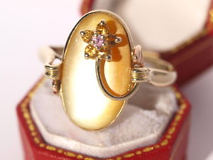 【送料無料】ネックレス　イエローパールリングゴールドグラムサイズlarge 9ct yellow gold mother of pearl gem flower ring 490 grams size z