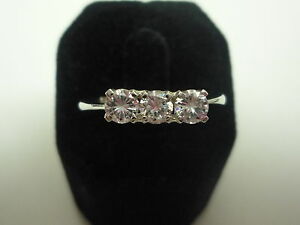 楽天hokushin【送料無料】ネックレス　ホワイトゴールドトリロジーリングホワイトジルコンサイズ 18ct white gold trilogy ring three stone white zircon all sizes