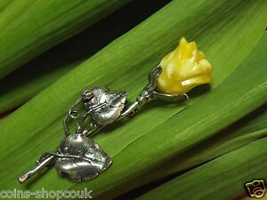 【送料無料】ネックレス　ブローチオレンジシルバーバラlovely brooch amber and silver carved rose f..