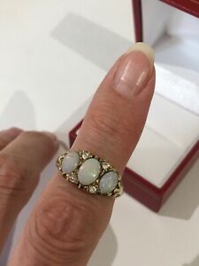 ̵ۥͥå쥹ɥѡۥ磻ȥǥ󥹥ȡlarge 9k 9ct gold aus opal white sappphire trilogy art deco ins 3 stone ring
