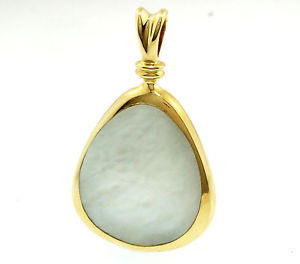 楽天hokushin【送料無料】ネックレス　イエローゴールドパールリバーシブルペンダント9ct yellow gold 2 coloured mother of pearl reversible pendant 23x20mm