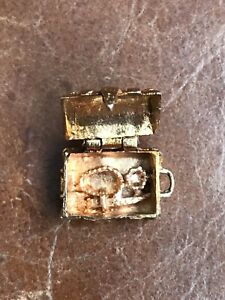 【送料無料】ネックレス　ゴールドquality opening treasure chest 9ct gold charm 2