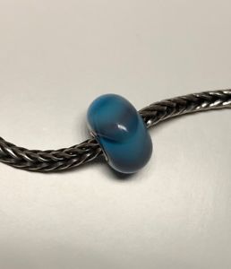 楽天hokushin【送料無料】ネックレス　マルチカラーアルマジロエアロスペースauthentic trollbeads ooak multi color armadillo unique beautiful htf