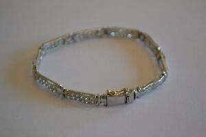 【送料無料】ネックレス　ホワイトゴールドクラスタパネルブレスレットテニスstunning 9ct white gold cz cluster panel bracelet 7 ladies girls childs tennis