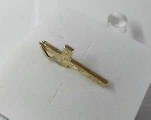 【送料無料】ネックレス　ゴールドソリッドクロスペンダント9ct gold patterned solid cross pendant 38g 39mm hallmarked