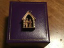 【送料無料】ネックレス　ヴィンテージゴールドウエディンググラムlarge, vintage 9 ct gold charm of wedding ,church, bride ,groom wt 55 grams