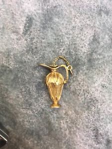 【送料無料】ネックレス　vintage 9gold 3d vase perfume bottle fob charmvintage 9 gold 3d vase perfume bottle fob charm with screwable lid