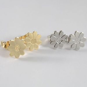 【送料無料】ネックレス　yellow gold earrings 05white 750 18kdaisyflowerlength 09cmyellow gold earrings 0,5 white 750 18k, daisy, flower, length 09