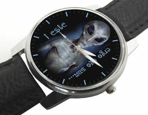 　腕時計　spooky alien horror art extra terrestrial believers collectiblewrist watchspooky alien horror art extra terrestrial believ