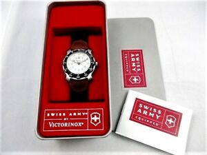 【送料無料】　腕時計　nibビクトリノックススイスステンレスアルミニウムバッテリーnib victorinox swiss army classic stainless steel watch aluminum box battery