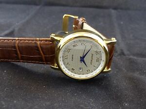 【送料無料】　腕時計　トーンケース pancifistar quartz watch gold tone case good looking watch