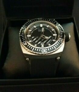 elini barokas 1298701 mens quartz watch preownedelini barokas 1298701 mens※注意※NYからの配送になりますので2週間前後お時間をいただきます。人気の商品は在庫が無い場合がございます。ご了承くださいませ。サイズの種類の商品は購入時の備考欄にご希望のサイズをご記載ください。　携帯メールでの登録ですと楽天からのメールが届かない場合がございます。