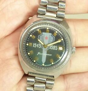 【送料無料】 腕時計 wostokボストーク1945wristwatchデート2ussr 17 j2234calwostok vostok 1945 commander wristwatch date stop second ussr 17 j 2234 cal