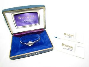 【送料無料】　腕時計　ビンテージレディースケースvintage bulova ladies womens wristwatch with original case and papers