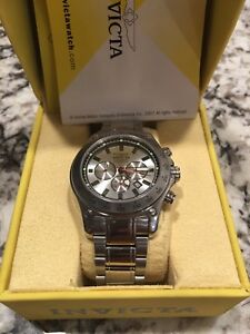 【送料無料】　腕時計　スピードウェイステンレススチールサファイアクリスタルinvicta speedway 5226 stainless steel 100m sapphire crystal wrist watch