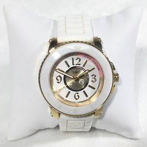 【送料無料】 腕時計 ジューシーホワイトゴールドトーンjuicy couture in a juicy minute white goldtone wristwatch 【送料無料】 腕時計 ジューシーホワイトゴールドトーンjuicy couture in a juicy minute white goldtone wristwatch