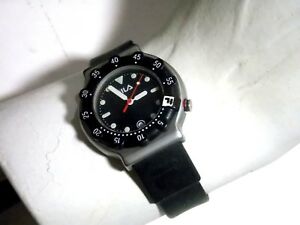 【送料無料】　腕時計　フィラレディースダイバーラバーウォッチストラップfila 10 a t m ladies diver watch rubber strap date, quartz