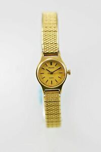 【送料無料】 腕時計 パルサーレディースステンレススチールゴールドバッテリークォーツストレッチpulsar watch womens stainless steel gold stretch water resistant battery quartz