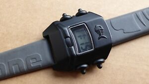 【送料無料】 腕時計 gents lcd fishbone watch, good condition, working order, with blue light, 50mm 【送料無料】 腕時計 gents lcd fishbone watch, good condition, working order, with blue light, 50mm