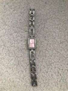 ゲス 【送料無料】　腕時計　ステンレススチールウォッチwomens guess g85618l stainless steel watch