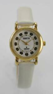 　腕時計　ヘンヨウボクwomensマンハッタンステンレスバッテリークオーツcroton watch womens manhattan stainless steel gold white leather battery quartz