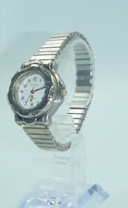 【送料無料】 腕時計 ヴィンテージhowダイバーvintage how women’s diver quartz watch with cool rotating bezel