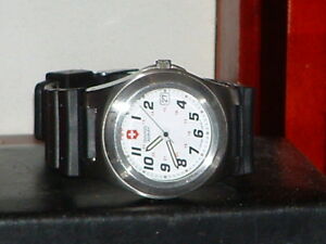 【送料無料】 腕時計 ビクトリノックススイスクオーツアナログpreowned men’s victorinox swiss army date silver tone quartz analog watch 【送料無料】 腕時計 ビクトリノックススイスクオーツアナログpreowned men’s victorinox swiss army date silver tone quartz analog watch
