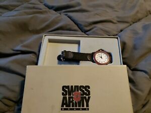 【送料無料】 腕時計 スイスアーミーウォッチ listingmarlboro unlimited swiss army watch