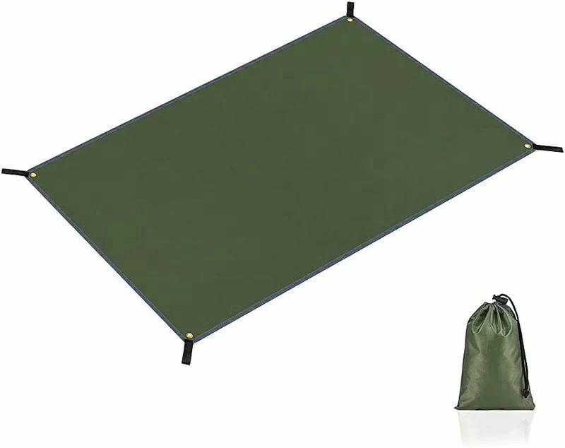 シート仕様：展開サイズ：(約)150×200cm；収納袋サイズ：14*20cm;本体重量：(約)0.3Kg；素材：420Dオックスフォード。 防水・テントを保護：グランドシートとしての時、地面からの浸水や湿気を遮断し、テントを保護し、テントの耐久性が高めます。そして、テントのフロアシートの汚れも軽減します。 耐久性がアップ：210Dオックスフォードより、420Dのはもっと太い繊維で生産され、耐久性がアップ。長期間使用が可能になります。 軽量・携帯便利：本体重量は僅か、スマホぐらいの重量です。収納袋付き、お持ち運ぶが非常に便利です。 清潔が簡単：両面防水加工されなので、シートが汚れにくいです。そして、汚れても洗いやすく、実用性が高いです。 生産時期によって、仕様は予告なしで少し変わる場合があります。シート仕様：展開サイズ：(約)150×200cm；収納袋サイズ：14*20cm;本体重量：(約)0.3Kg；素材：420Dオックスフォード。 防水・テントを保護：グランドシートとしての時、地面からの浸水や湿気を遮断し、テントを保護し、テントの耐久性が高めます。そして、テントのフロアシートの汚れも軽減します。 耐久性がアップ：210Dオックスフォードより、420Dのはもっと太い繊維で生産され、耐久性がアップ。長期間使用が可能になります。 軽量・携帯便利：本体重量は僅か、スマホぐらいの重量です。収納袋付き、お持ち運ぶが非常に便利です。 清潔が簡単：両面防水加工されなので、シートが汚れにくいです。そして、汚れても洗いやすく、実用性が高いです。 生産時期によって、仕様は予告なしで少し変わる場合があります。