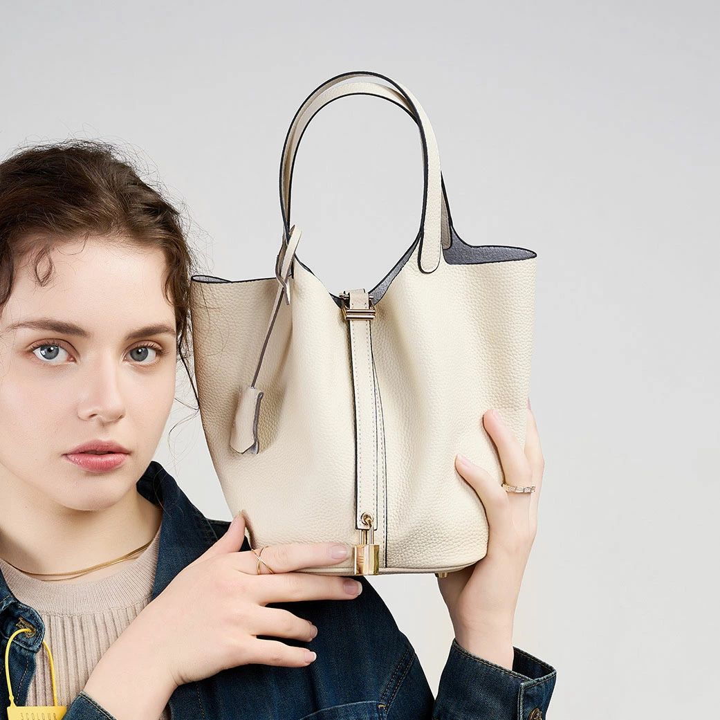 通勤 バック プレゼンント キューブ型牛革鞄 ハンドバッグ レザー 本革キューブ型バッグ キューブバッグ バケツ型バッグ 母の日 本革バッグ ゴールド金具 レディース