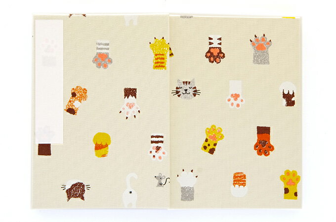 御朱印帳（納経帳）ねこの手（アイボリー）蛇腹　朱印帳　納経帳　集印帳　かわいい