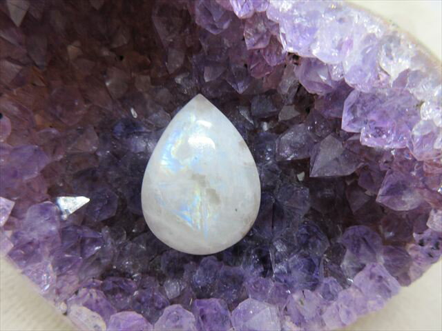 天然石ルース　　レインボームーンストーン　ペアシェイプカット