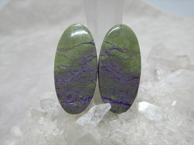 天然石　ルース　スティッチタイト　ペアーカボション