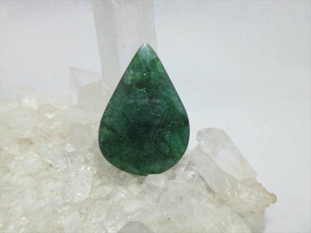 天然石　ナチュラルグリーン　エメラルド　ペアシェイプカット　Lサイズ