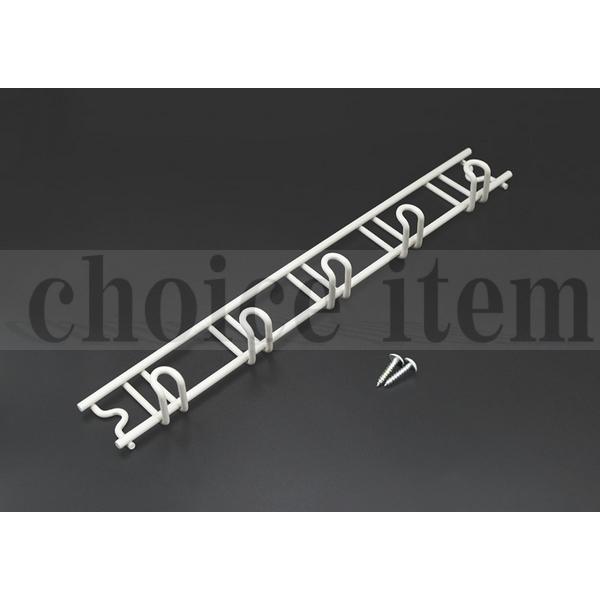 送料込み ダイケン 室内ドア クローゼット 折戸ユニット ハンドル 玄関収納用 追加パーツ 5連フック ベージュ 品番：PLGKF5B この商品について 2010年11月 製造中止品のメンテナンス部材です 玄関収納内で靴ベラ等小物を掛けて収納するのに使います。 2005年8月以降2010年11月迄製造の製品にベージュ色を使用していますが、お好みで黒色との差替え可能です。 商品仕様 商品名 5連フック ベージュ 品番 PLGKF5B 取付可能製品期間 RIII2005年8月〜2010年11月 梱包内容 フック×1、固定ビス×2