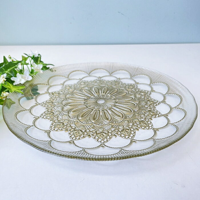 【ハルモニア】ゴールドダンテガラスプレート L hm-800064【28cm プレート お皿 食器 洋食器 おしゃれ ガラス食器 丸皿 盛り皿 サラダ皿 主菜皿 デザート皿 カフェ食器 エキゾチック ギフト プレゼント】【インボイス対応】