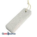 【送料無料】 東和産業 軽石 リラケア 軽石スティック 日本製 ホワイト 約4.8×2.2×14.5cm(ヒモ含まず) 32305 ( かるいし 軽石 両面 角...