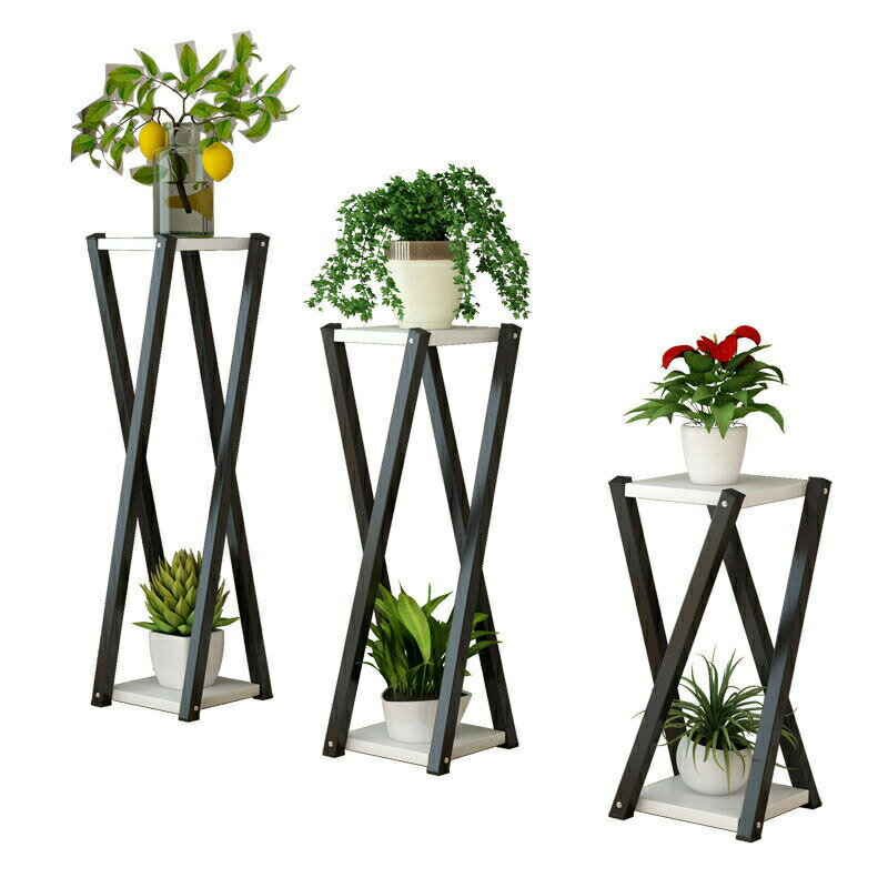 ■おしゃれに飾る観葉植物やお花をシックにディスプレイできるフラワースタンド。エントランスやリビングなど屋内の雰囲気をオシャレに演出してくれるインテリア雑貨です。■軽量の飾り台奥行20センチ台と薄型のオープン棚は、軽いから持ち運びにも困りません。■アルコールを置く台に新型コロナ対策に消毒液を置くテーブルとしてもご利用いただけます。■組立て簡単なスリムラック?こちらのウッドシェルフは完成品ではなく、木製の棚とアイアンの脚を組み立てる家具です。付属のネジで取り付けるだけなので、組立が苦手な女性でも手間なく簡単です。（※組立サービスは行っておりません。）●実寸はメジャー採寸の為、若干の誤差が生じる場合があります。■おしゃれに飾る観葉植物やお花をシックにディスプレイできるフラワースタンド。エントランスやリビングなど屋内の雰囲気をオシャレに演出してくれるインテリア雑貨です。■軽量の飾り台奥行20センチ台と薄型のオープン棚は、軽いから持ち運びにも困りません。■アルコールを置く台に新型コロナ対策に消毒液を置くテーブルとしてもご利用いただけます。■組立て簡単なスリムラック?こちらのウッドシェルフは完成品ではなく、木製の棚とアイアンの脚を組み立てる家具です。付属のネジで取り付けるだけなので、組立が苦手な女性でも手間なく簡単です。（※組立サービスは行っておりません。）●実寸はメジャー採寸の為、若干の誤差が生じる場合があります。